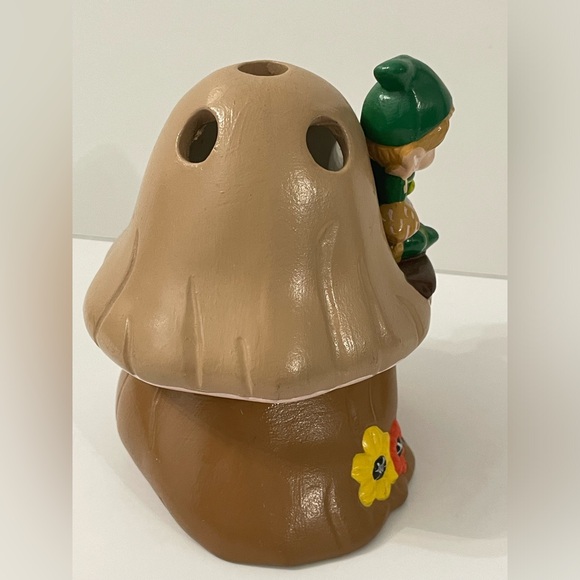 Vintage 1982 Pixie Elf w/ Mushroom House Ceramic Kitschy Figurine 4.5” H - Picture 5 of 8